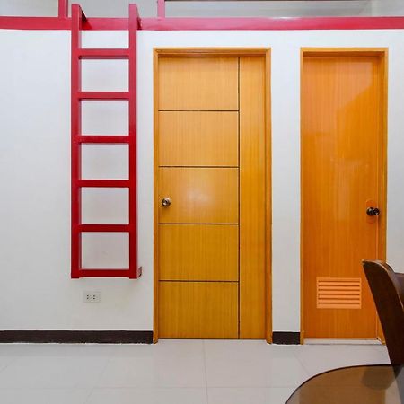 Zen Rooms Time Travellers Makati Makati City Esterno foto