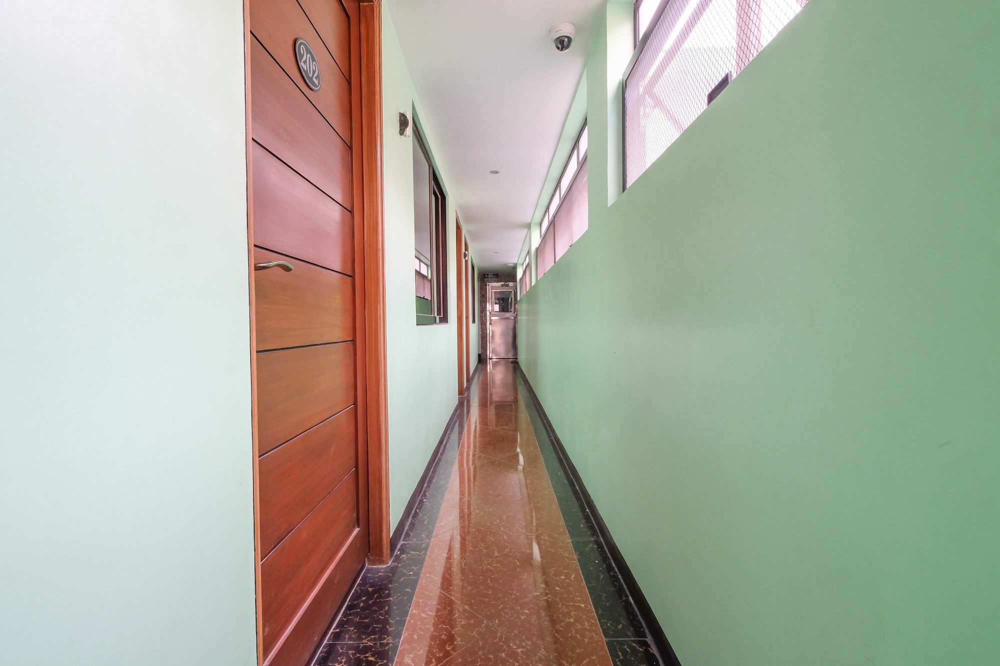 Zen Rooms Time Travellers Makati Makati City Esterno foto