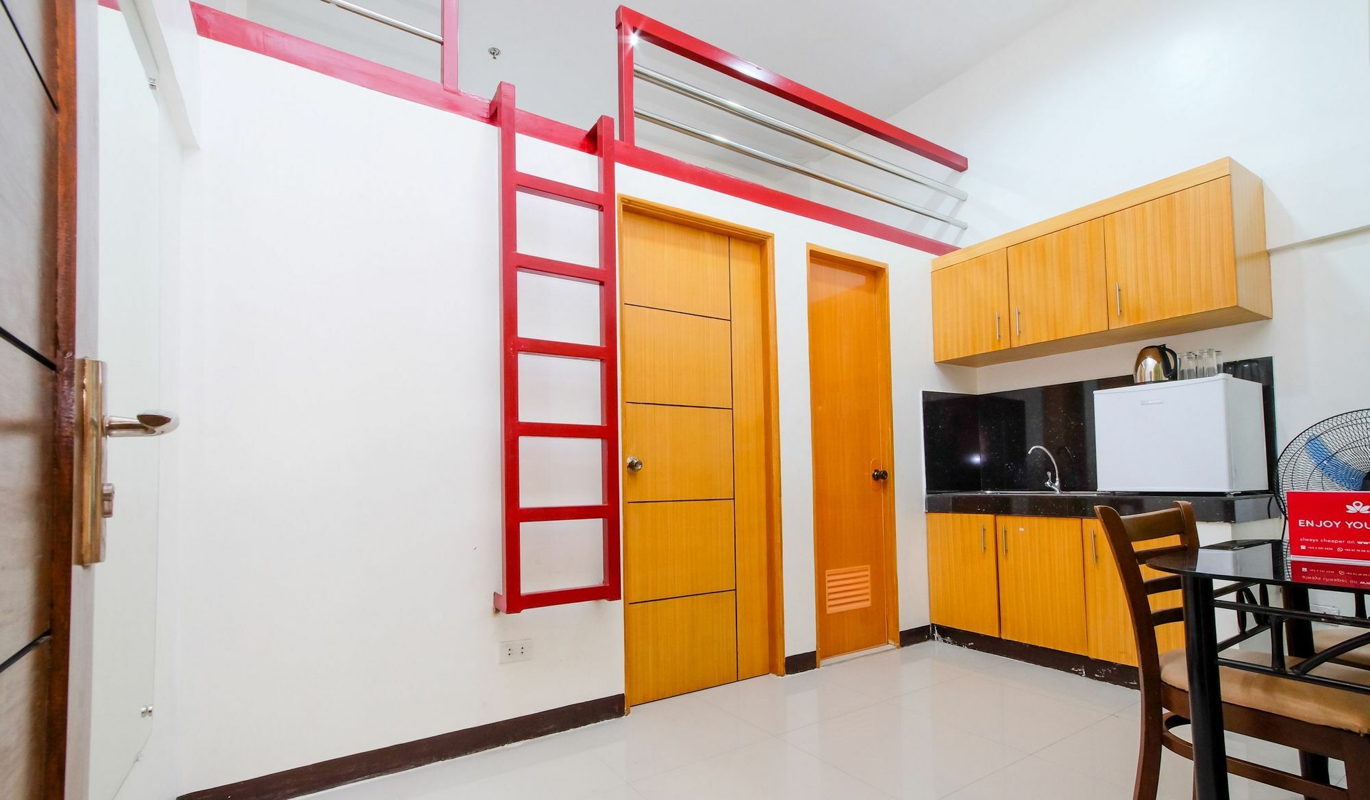 Zen Rooms Time Travellers Makati Makati City Esterno foto
