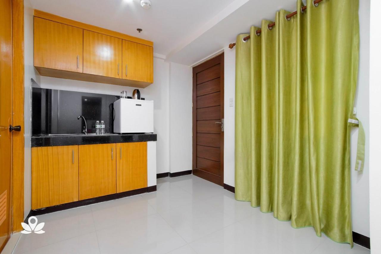 Zen Rooms Time Travellers Makati Makati City Esterno foto