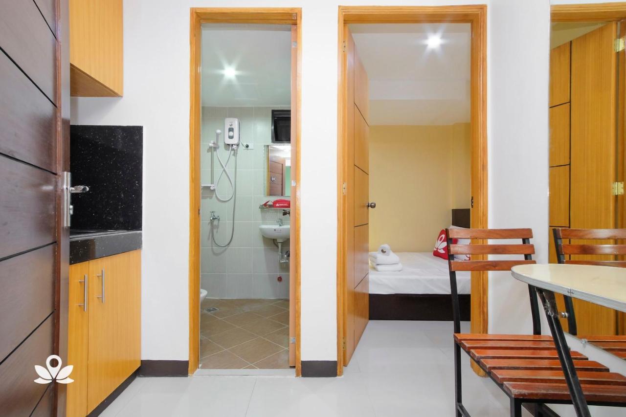 Zen Rooms Time Travellers Makati Makati City Esterno foto